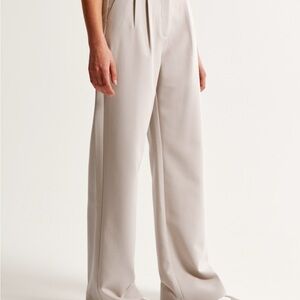 Abercrombie & Fitch Sloan Tailored Wise Leg Pant (Taupe)